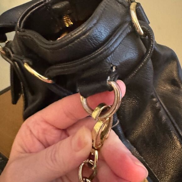 Steve Madden Elegant Black Leather Shoulder Bag - Picture 8 of 16